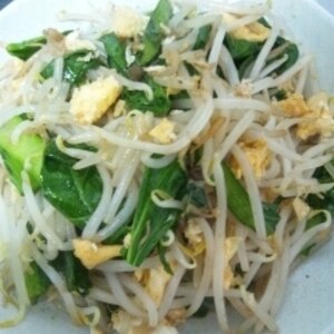 小松菜とモヤシのハム、卵炒め